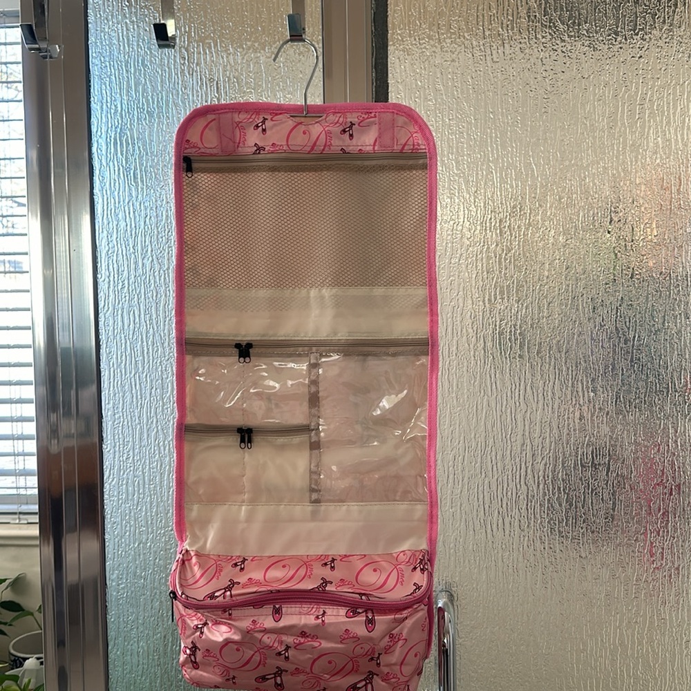 NWOT Hanging Travel Cosmetic/ Make Up Bag